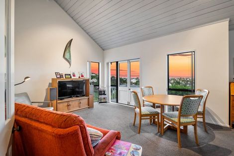 Photo of property in 28 Bellbird Rise, Murrays Bay, Auckland, 0630