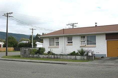 Photo of property in 16 Opie Street, Waimate, 7924