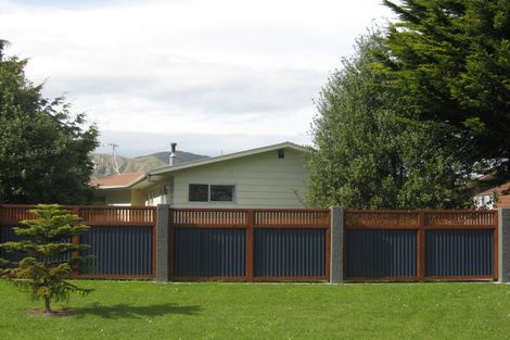 Photo of property in 34 Rata Street, Tokomaru, Palmerston North, 4474