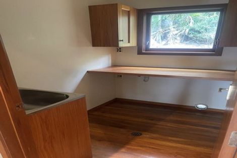 Photo of property in 71 Opanuku Road, Henderson Valley, Auckland, 0612