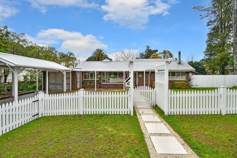 Photo of property in 32 Scenic Drive, Hillpark, Auckland, 2102