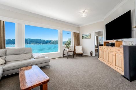 Photo of property in 62 Evans Bay Parade, Roseneath, Wellington, 6021
