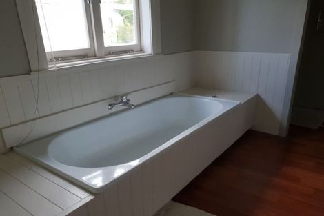 Photo of property in 359 Henderson Valley Road, Henderson Valley, Auckland, 0612