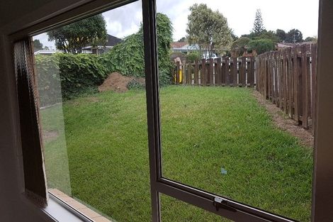 Photo of property in 30 Faith Bullock Place, New Lynn, Auckland, 0600