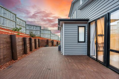 Photo of property in 1 Barrique Road, Kumeu, 0810