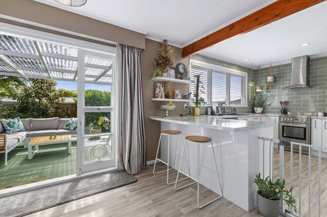 Photo of property in 2 Bremridge Place, Melville, Hamilton, 3206