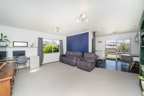 Photo of property in 97 Hillcrest Drive, Kelvin Grove, Palmerston North, 4414