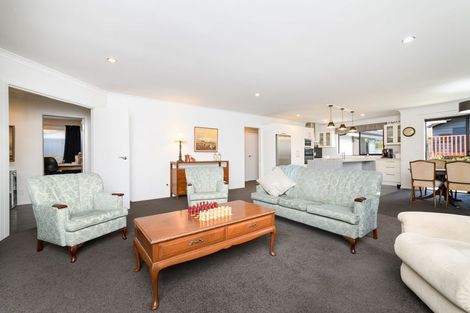 Photo of property in 44 Chestnut Close, Kelvin Grove, Palmerston North, 4414