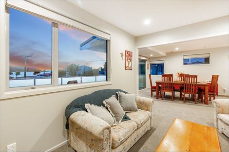 Photo of property in 5 Beach Road, Plimmerton, Porirua, 5026