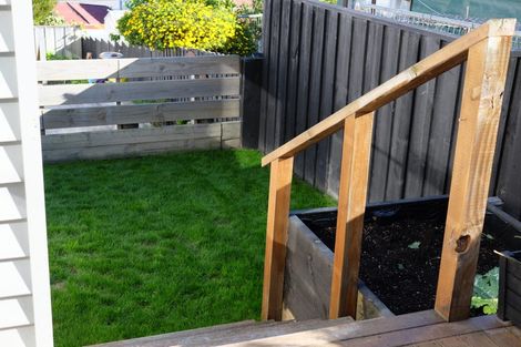 Photo of property in 40 Cunningham Terrace, Lyttelton, 8082