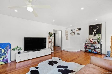 Photo of property in 32 Normanton Street, Glenfield, Auckland, 0629