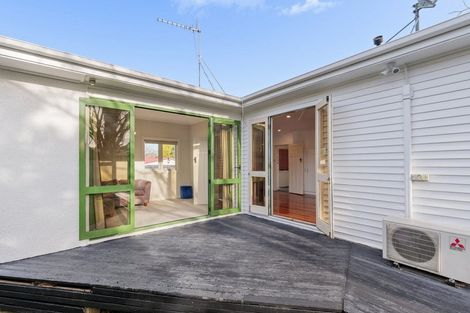 Photo of property in 121a Forest Lake Road, Forest Lake, Hamilton, 3200