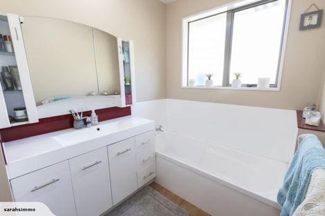 Photo of property in 1/69 Bowenvale Avenue, Cashmere, Christchurch, 8022