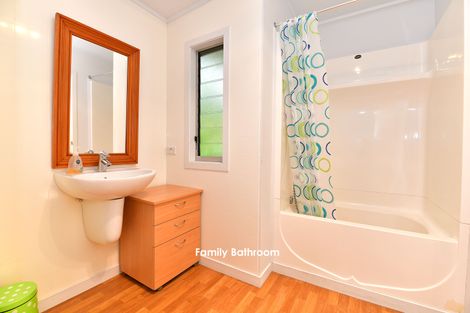 Photo of property in 11 Opahi Bay Road, Mahurangi West, Warkworth, 0983