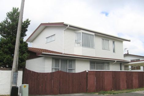 Photo of property in 4 Aramoana Place, Maupuia, Wellington, 6022