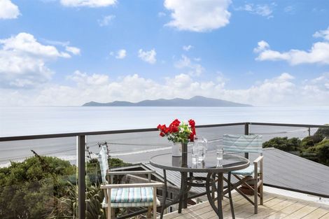 Photo of property in 24 The Parade, Paekakariki, 5034