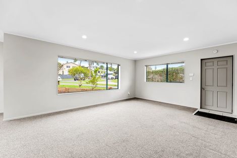 Photo of property in 1/52 Donald Street, Stanmore Bay, Whangaparaoa, 0932