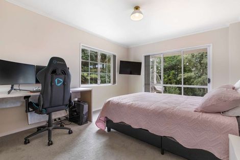 Photo of property in 3 Laingrange Place, Laingholm, Auckland, 0604