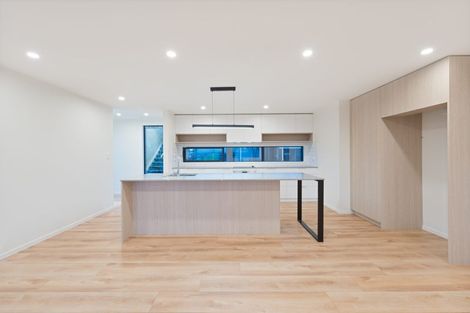 Photo of property in 64a Sungrove Rise, Sunnyvale, Auckland, 0612