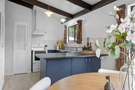 Photo of property in 105 Poplar Grove, Whalers Gate, New Plymouth, 4310