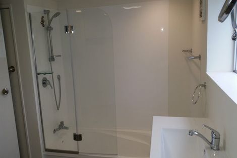 Photo of property in 4 Speedy Crescent, Hillcrest, Auckland, 0627