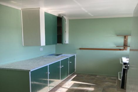 Photo of property in 8a Longcroft Terrace, Newlands, Wellington, 6037