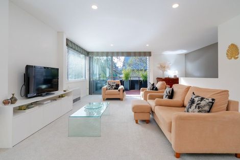 Photo of property in 35a Ngaio Road, Kelburn, Wellington, 6012