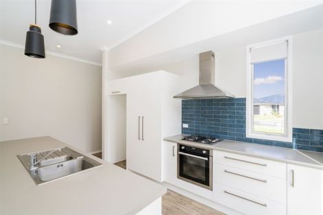 Photo of property in 28 Alf Simpson Drive, Whitianga, 3510