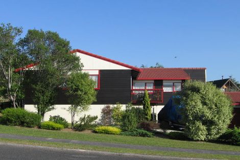 Photo of property in 125 Stapleford Crescent, Browns Bay, Auckland, 0630