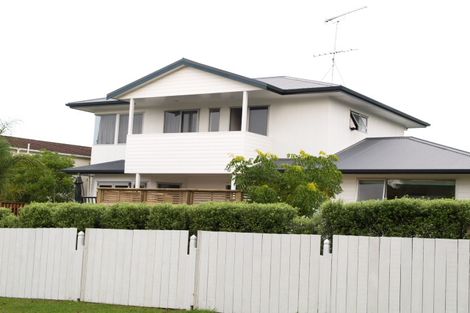 Photo of property in 19 Judkins Crescent, Cockle Bay, Auckland, 2014