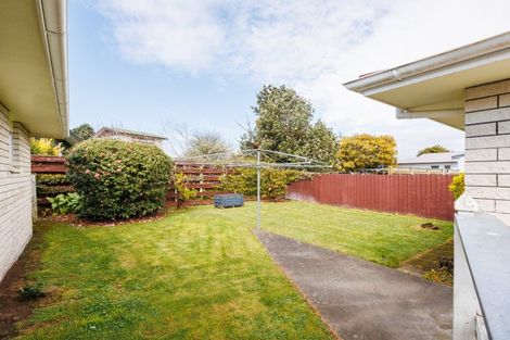 Photo of property in 16 Cecil Place, Cloverlea, Palmerston North, 4412