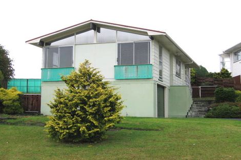 Photo of property in 118 Farquhar Road, Glendene, Auckland, 0602