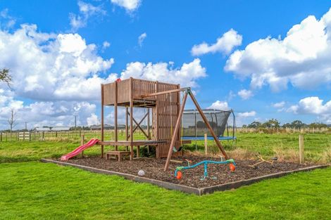 Photo of property in 1061 Taonui Road, Colyton, Feilding, 4775