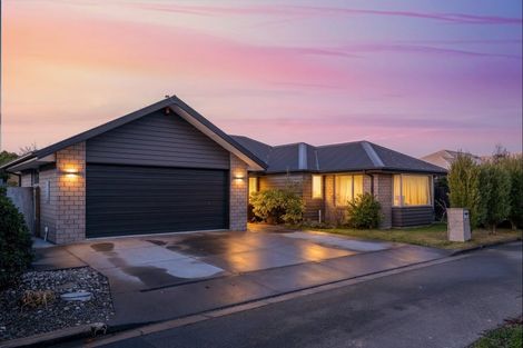 Photo of property in 16 Flaxgrove Place, Parklands, Christchurch, 8083