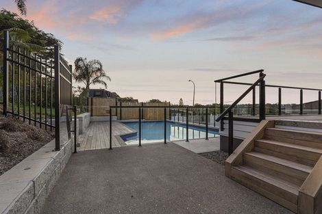 Photo of property in 1 Rangitoto View Road, Cockle Bay, Auckland, 2014