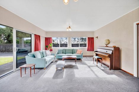 Photo of property in 15 Kahui Road, Rahotu, Opunake, 4684