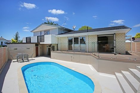 Photo of property in 10 Coulthard Terrace, Opaheke, Papakura, 2113