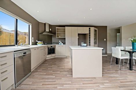 Photo of property in 25 Erne Crescent, East Tamaki, Auckland, 2016