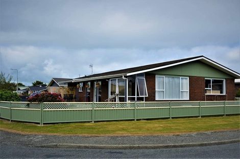 Photo of property in 37 Waterford Drive, Winton, 9720