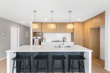 Photo of property in 24 Vinistra Road, Kumeu, 0810