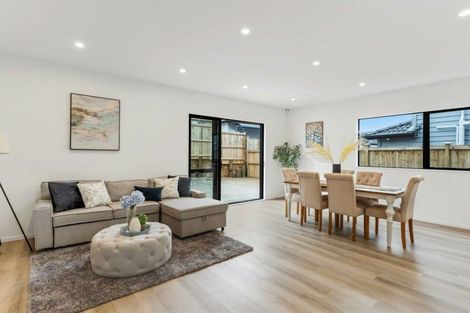 Photo of property in 3/7 Alston Avenue, Kelston, Auckland, 0602