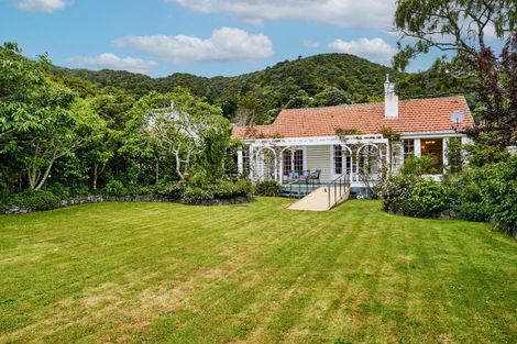 Photo of property in 3 Cheviot Road, Lowry Bay, Lower Hutt, 5013