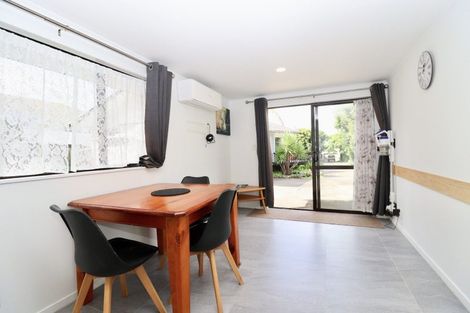 Photo of property in 71 Casuarina Road, Half Moon Bay, Auckland, 2012