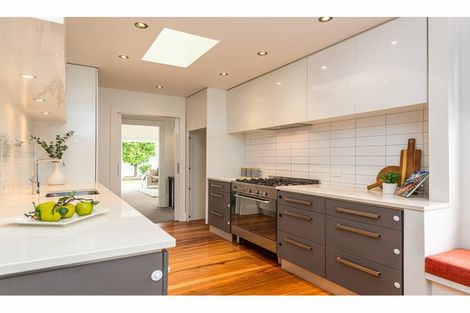 Photo of property in 52 Hawkesbury Avenue, St Albans, Christchurch, 8014