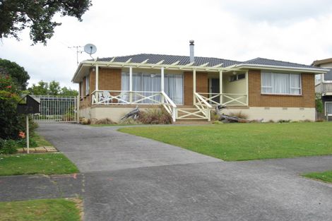 Photo of property in 73 Kiwi Esplanade, Mangere Bridge, Auckland, 2022