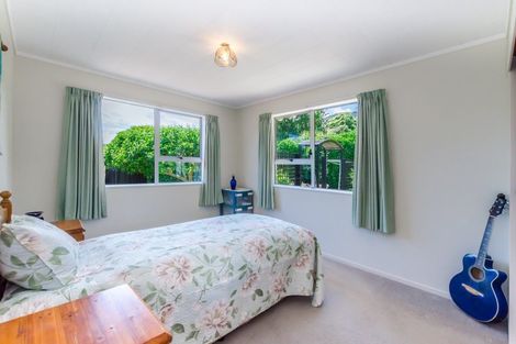 Photo of property in 11b Graham Grove, Waikanae, 5036