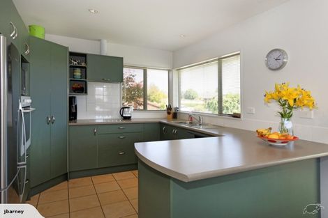 Photo of property in 4 Gwen Place, Redwood, Christchurch, 8051
