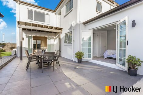 Photo of property in 39 Pickaberry Avenue, Karaka, Papakura, 2113