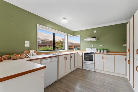 Photo of property in 16b Ngamotu Place, Mount Maunganui, 3116