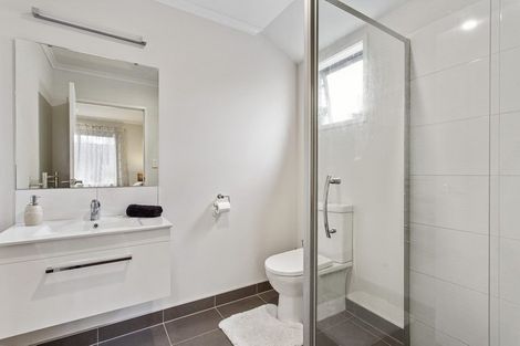 Photo of property in 17 Old Wairoa Road, Papakura, 2110